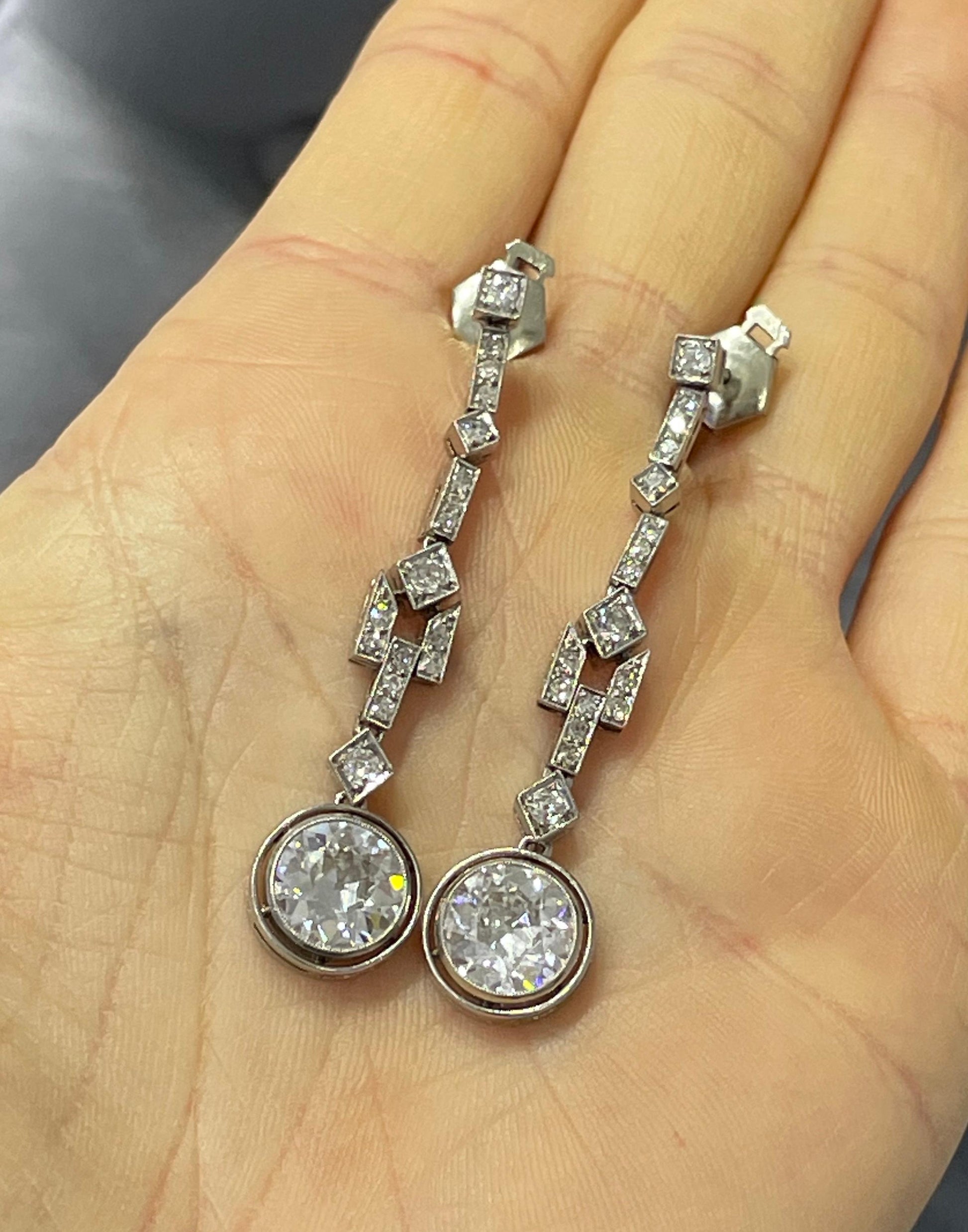 Art Deco French Made Diamond Dangling Platinum Earrings