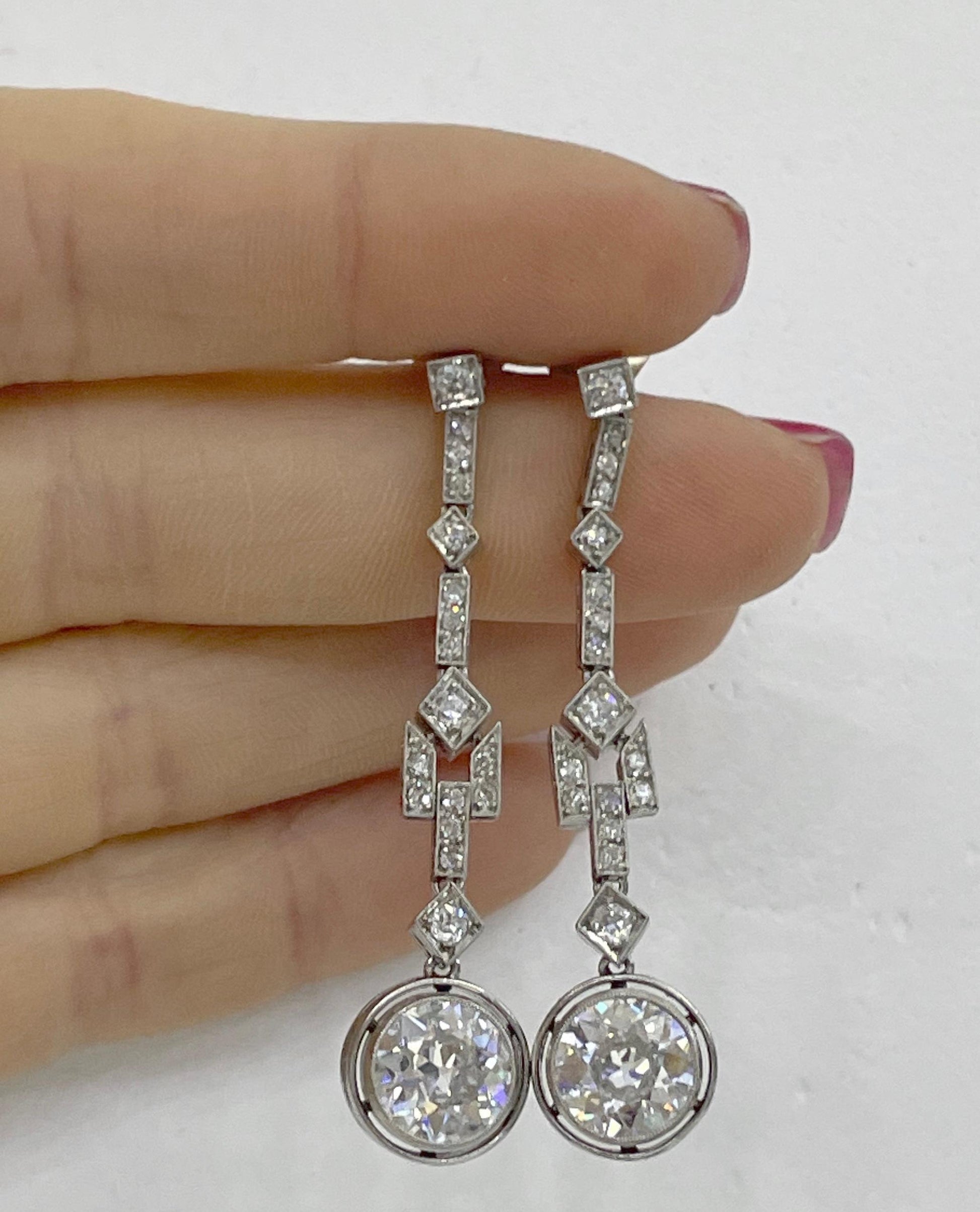 Art Deco French Made Diamond Dangling Platinum Earrings