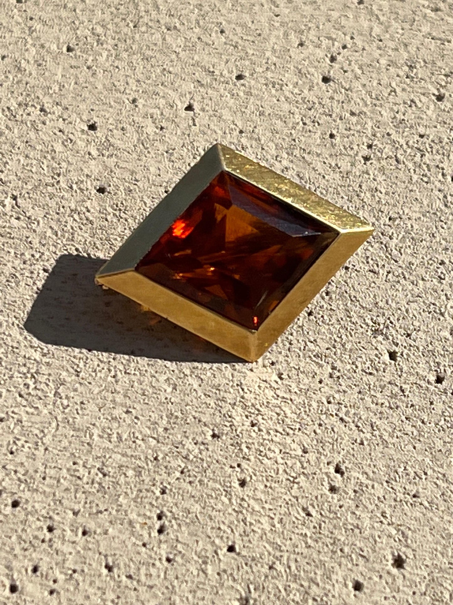 J.E. Caldwell & Co. Citrine Gemstone Shield Brooch Pendant 18k Yellow Gold