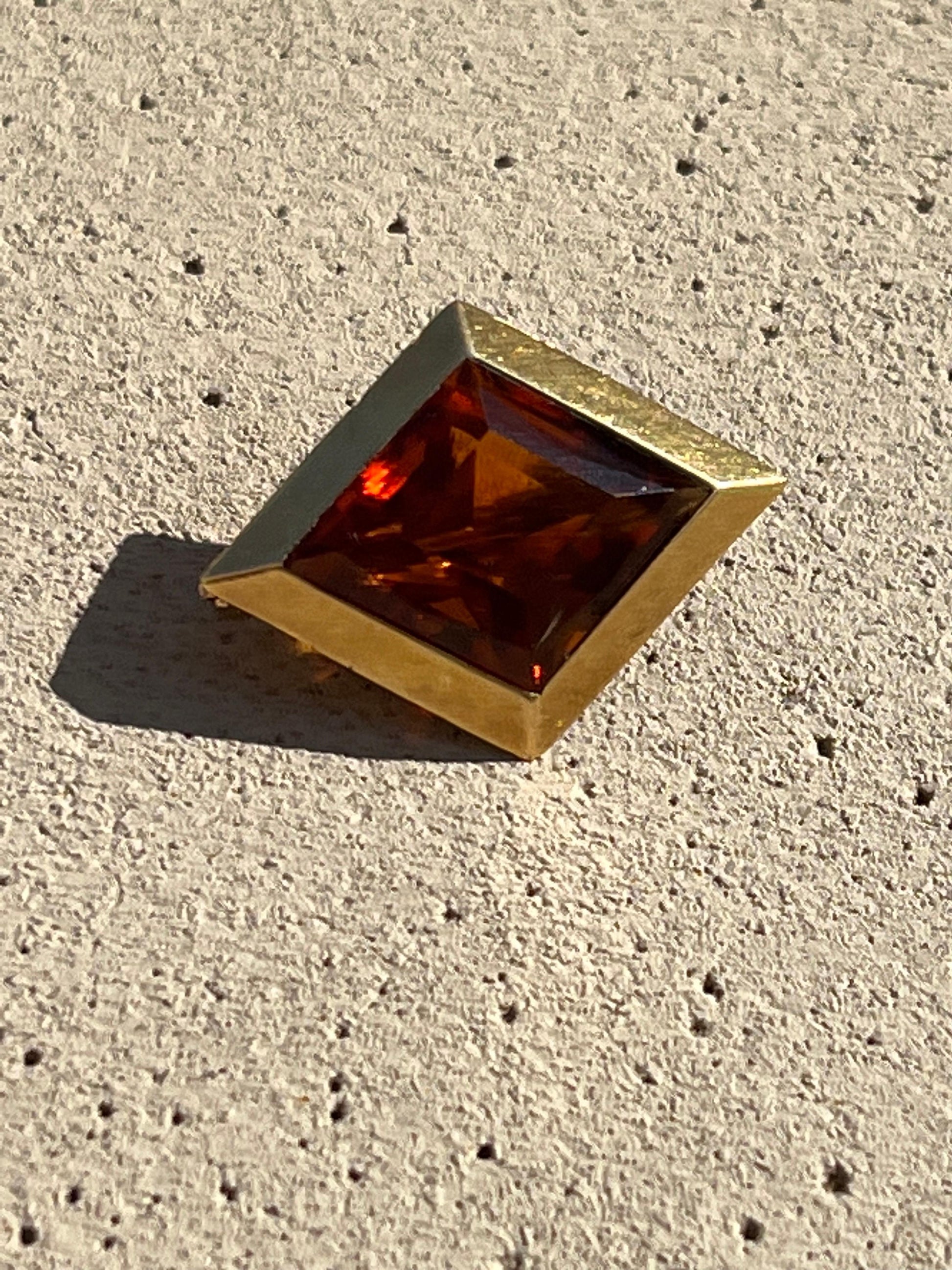 J.E. Caldwell & Co. Citrine Gemstone Shield Brooch Pendant 18k Yellow Gold