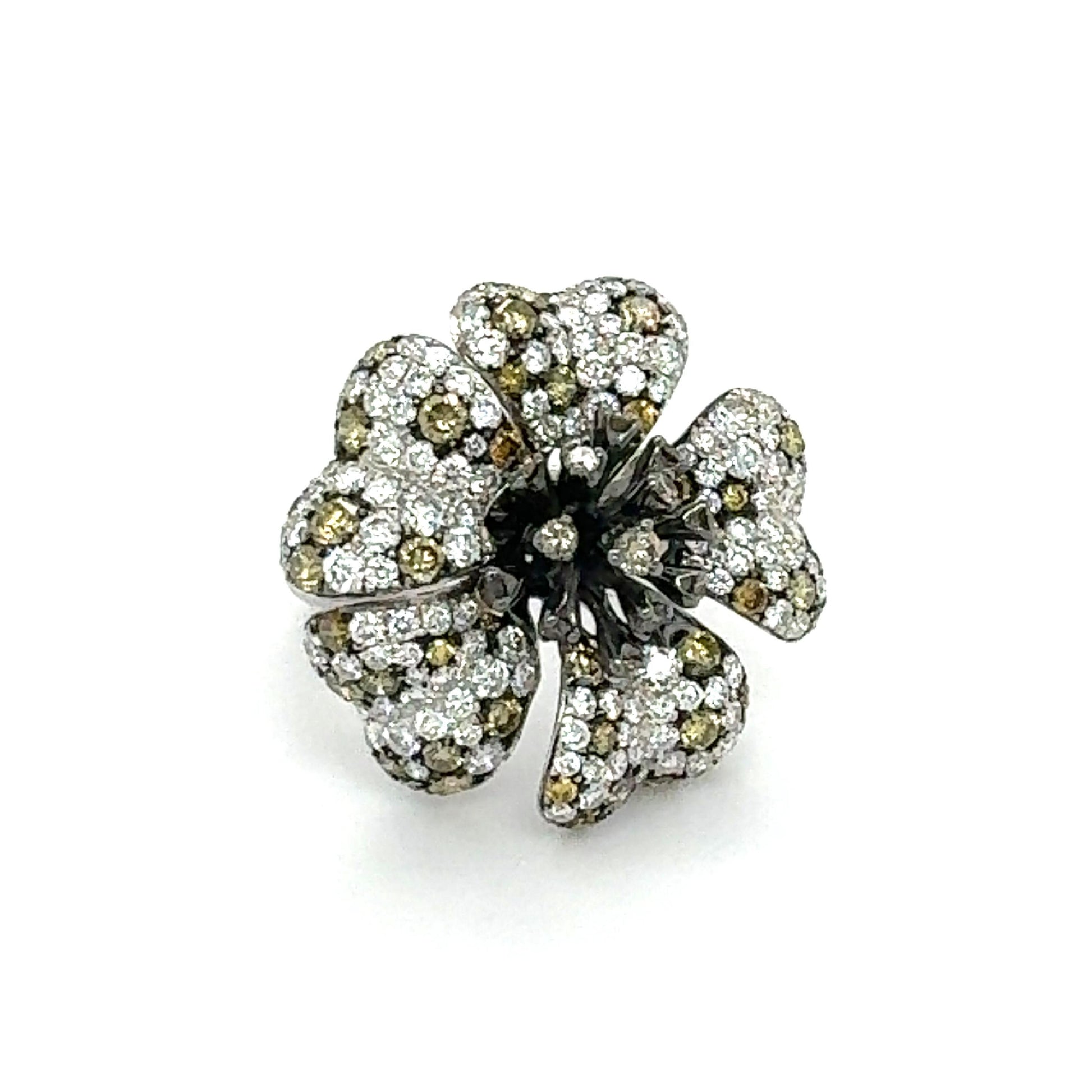Modern Diamond Floral Ring 2.66 Carat White & Champagne 18k White gold