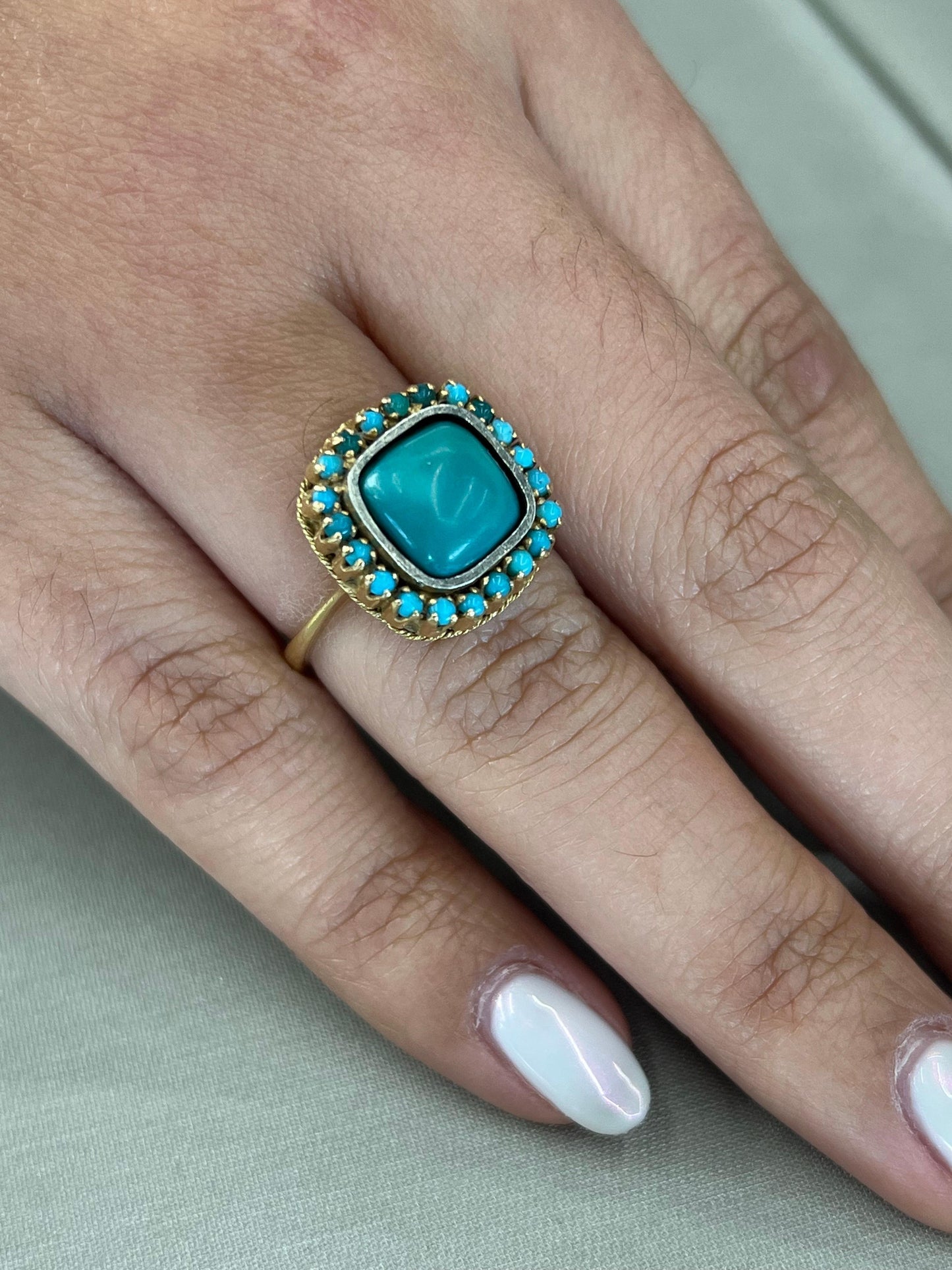 Retro Turquoise Gemstone Cocktail Ring 18k Yellow Gold