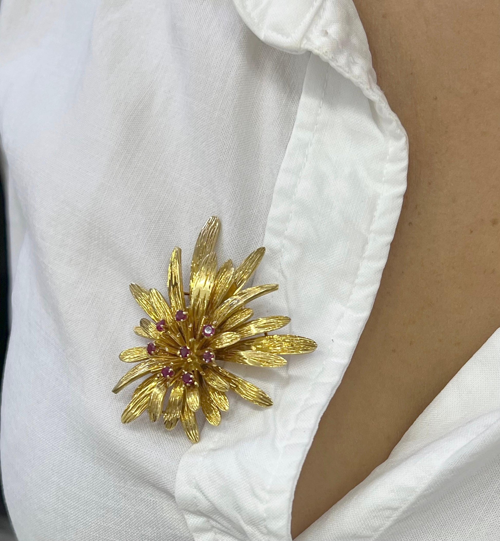 Van Cleef & Arpels Ruby Gemstone Floral Motif Brooch 18k Yellow Gold