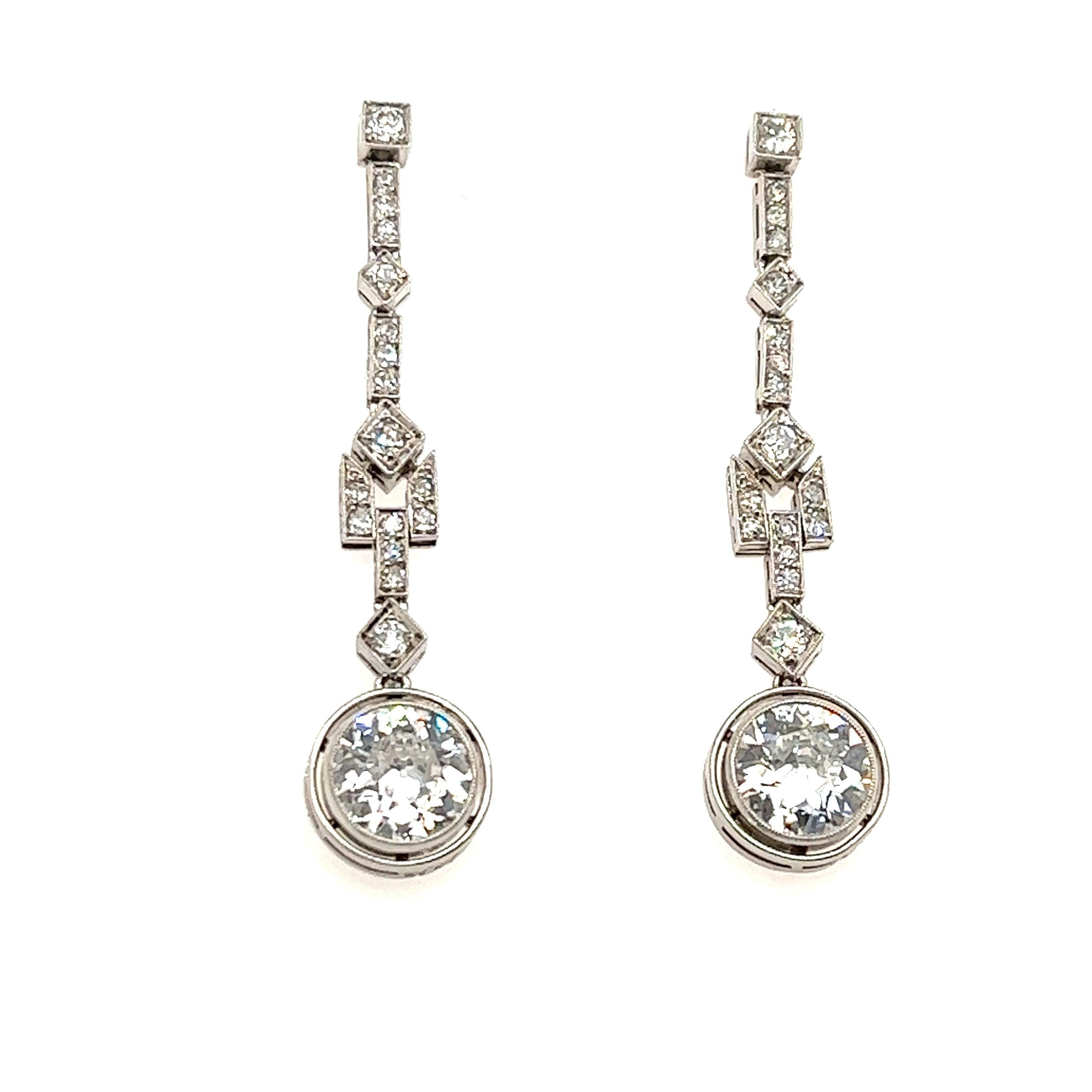 Art Deco French Made Diamond Dangling Platinum Earrings