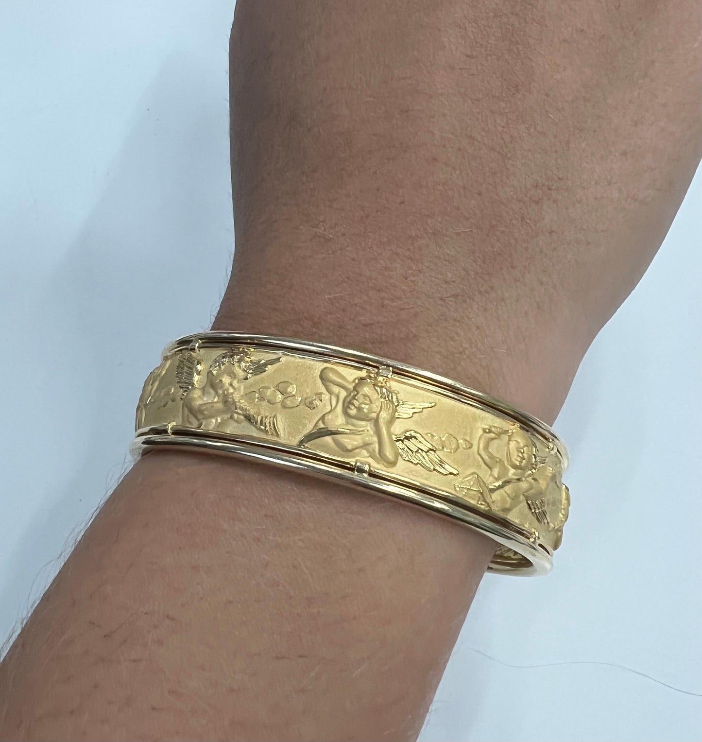 Carrera Y Carrera Angel Cherub Cuff Bracelet 22k Yellow Gold