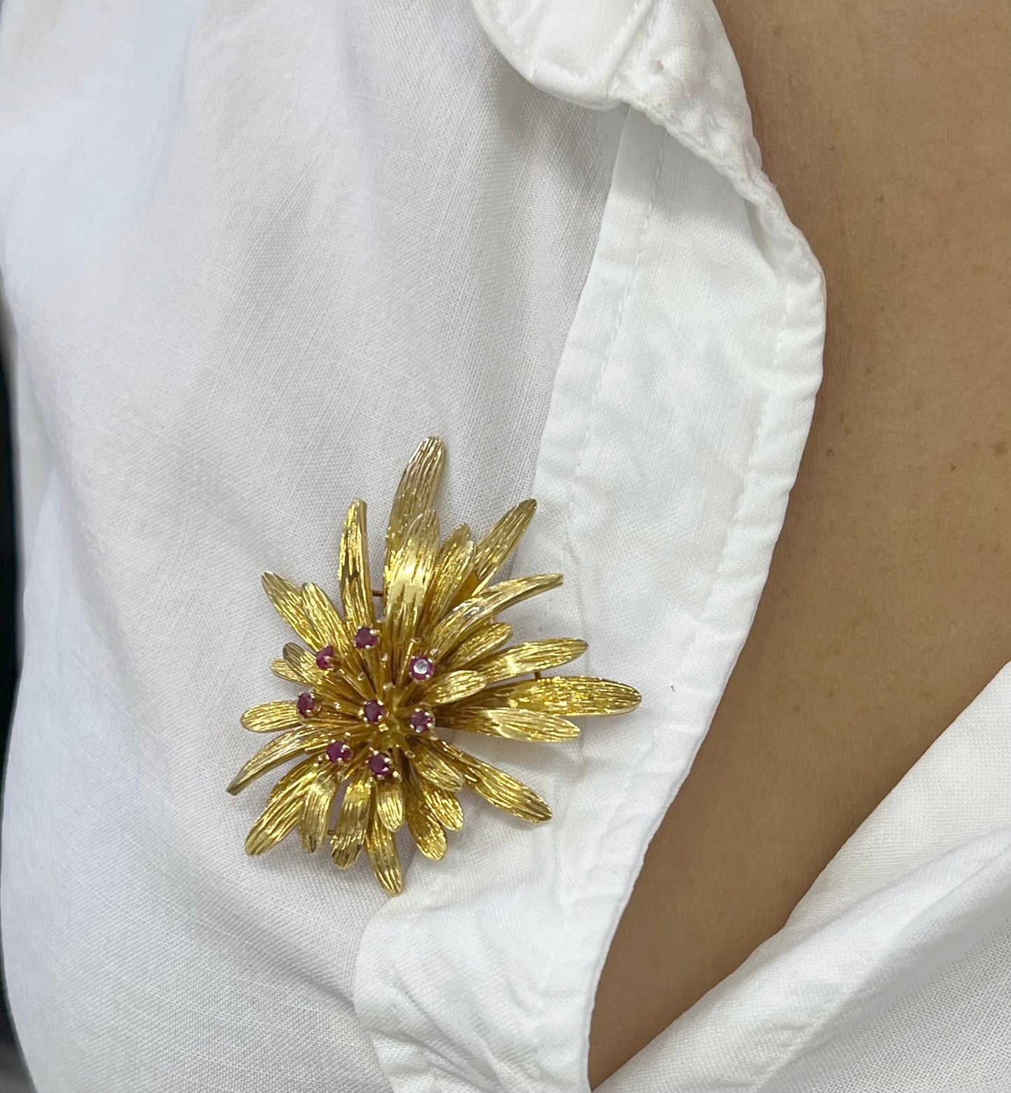 Van Cleef & Arpels Ruby Gemstone Floral Motif Brooch 18k Yellow Gold