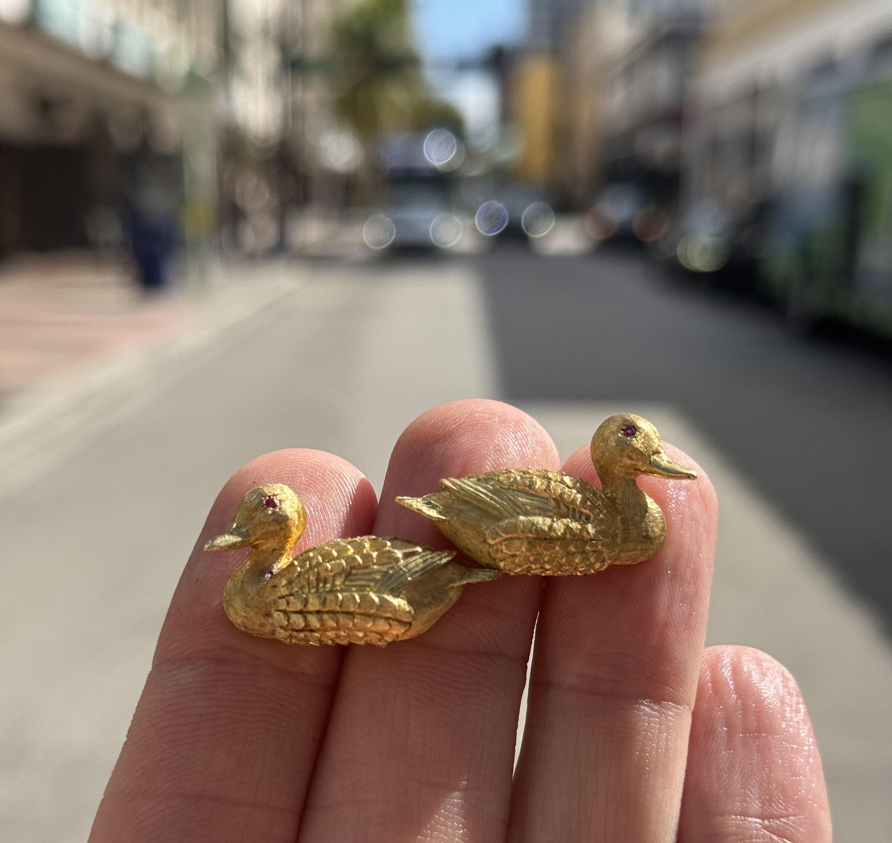 Kurt Wayne 18K Yellow Gold Duckling Men's Cufflinks Ruby Gemstones